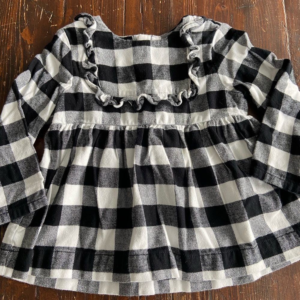 Hanna Andersson Black and White Blouse with Flowy Silhouette